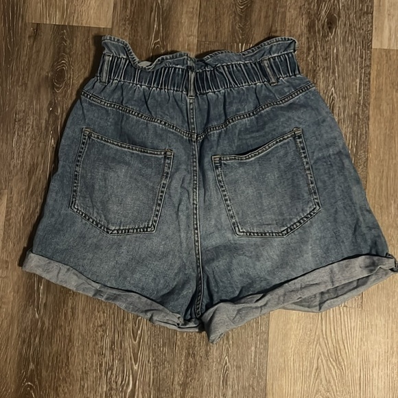 H&M Denim Blue Women's Shorts - Picture 3 of 3